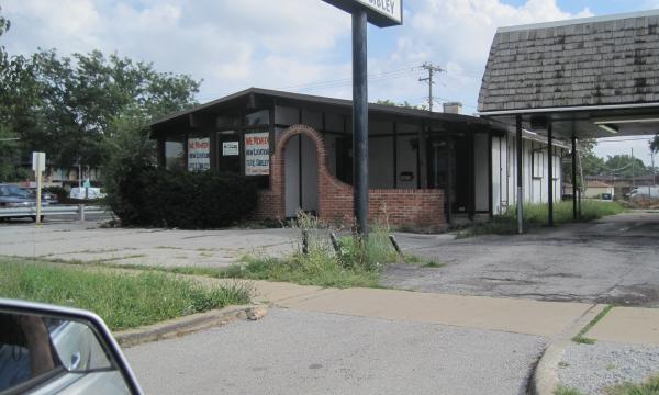 Two unit retail storefront in Dolton