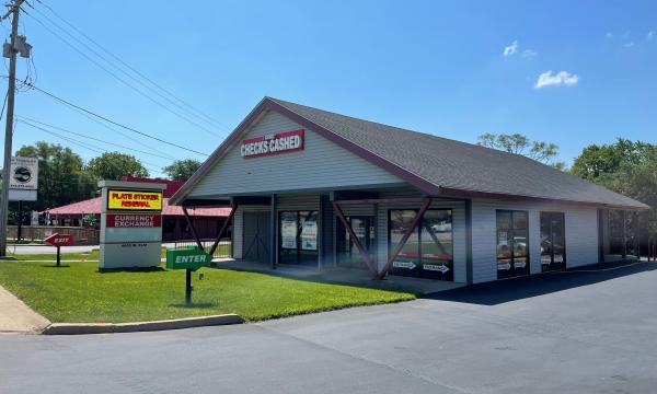 Highly Visible Freestanding Retail in McHenry, IL 1