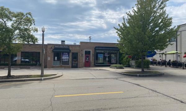 1,500 SF Office/Retail Storefront Near Corner of Illinois & Western