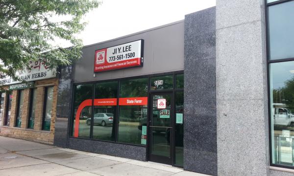 retail office storefront, Lincoln Ave, West Ridge, Chicago, sale