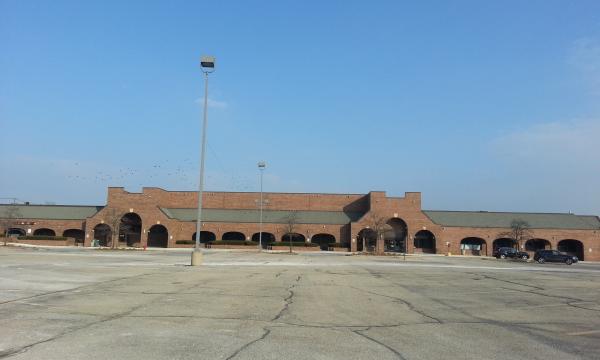 Retail anchor, for sale, for lease, Buffalo Grove, neighborhood center