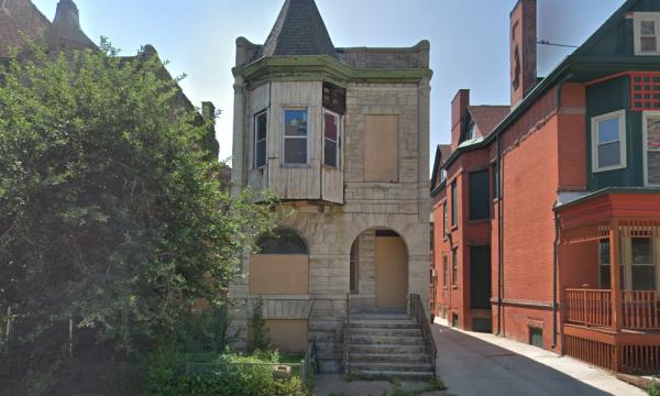 Single family, two flat or office building on King for sale at auction