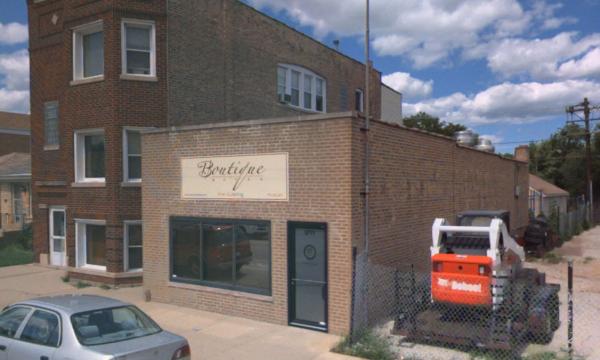 Retail/office storefront near Elston and Central under management