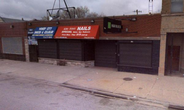 Three retail storefronts on Ashland