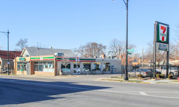 Montclare storefront for rent adjacent to 7-Eleven