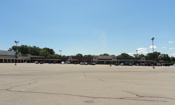 Retail strip center in north suburban Zion