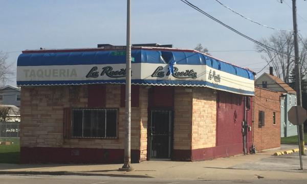 Former restaurant in residential area of Chicago Heights