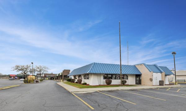 Retail center in Matteson on Lincoln Hwy for sale