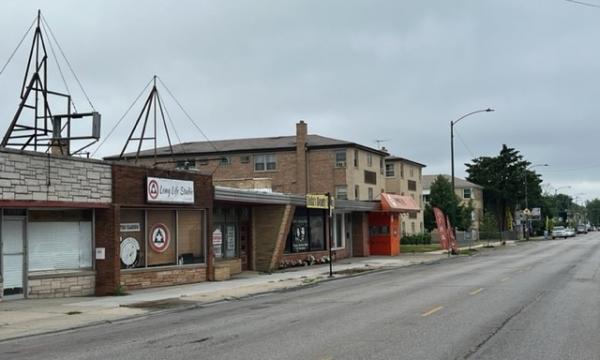 Retail Storefront Near Busy Harlem Avenue 2