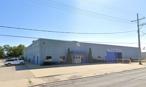 One-Story Commercial Space For Lease on Belvidere Road