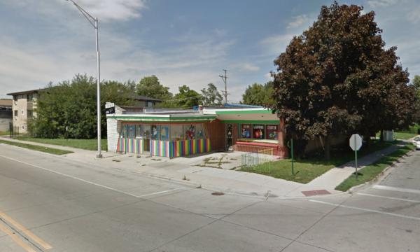 Former day care in great neighborhood location in Maywood