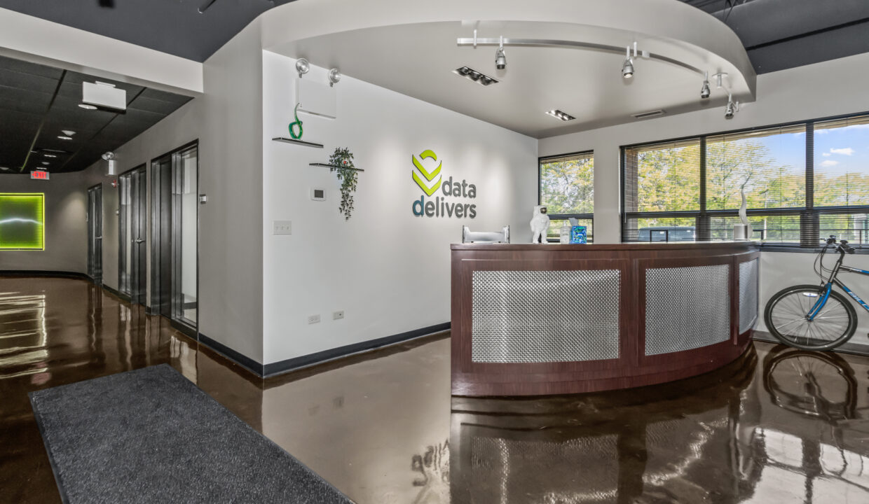 004_hdr_v501850_1reception1