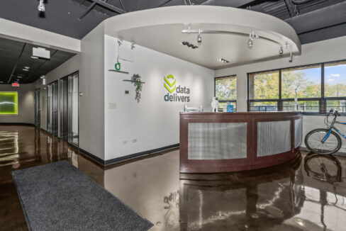 004_hdr_v501850_1reception1