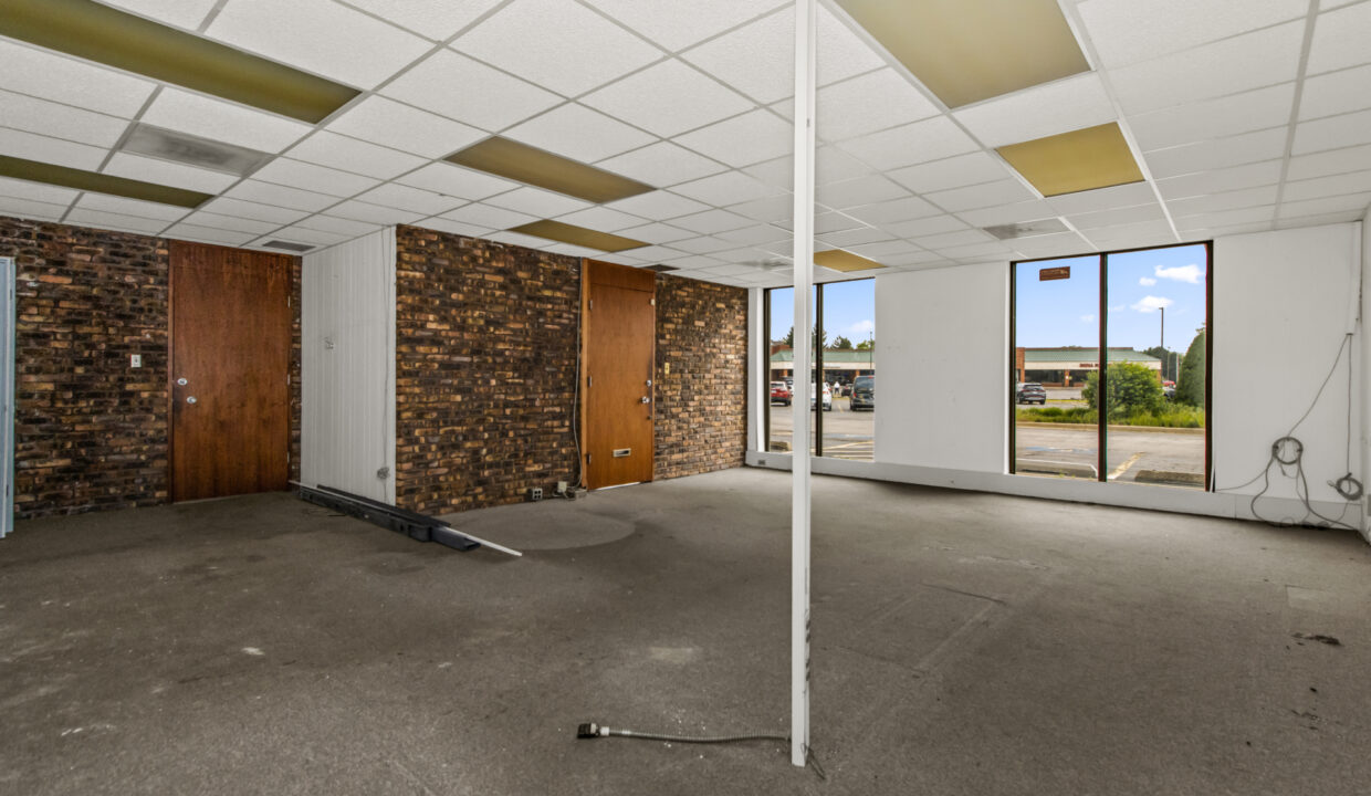 008_hdr_v501965_1officespacea