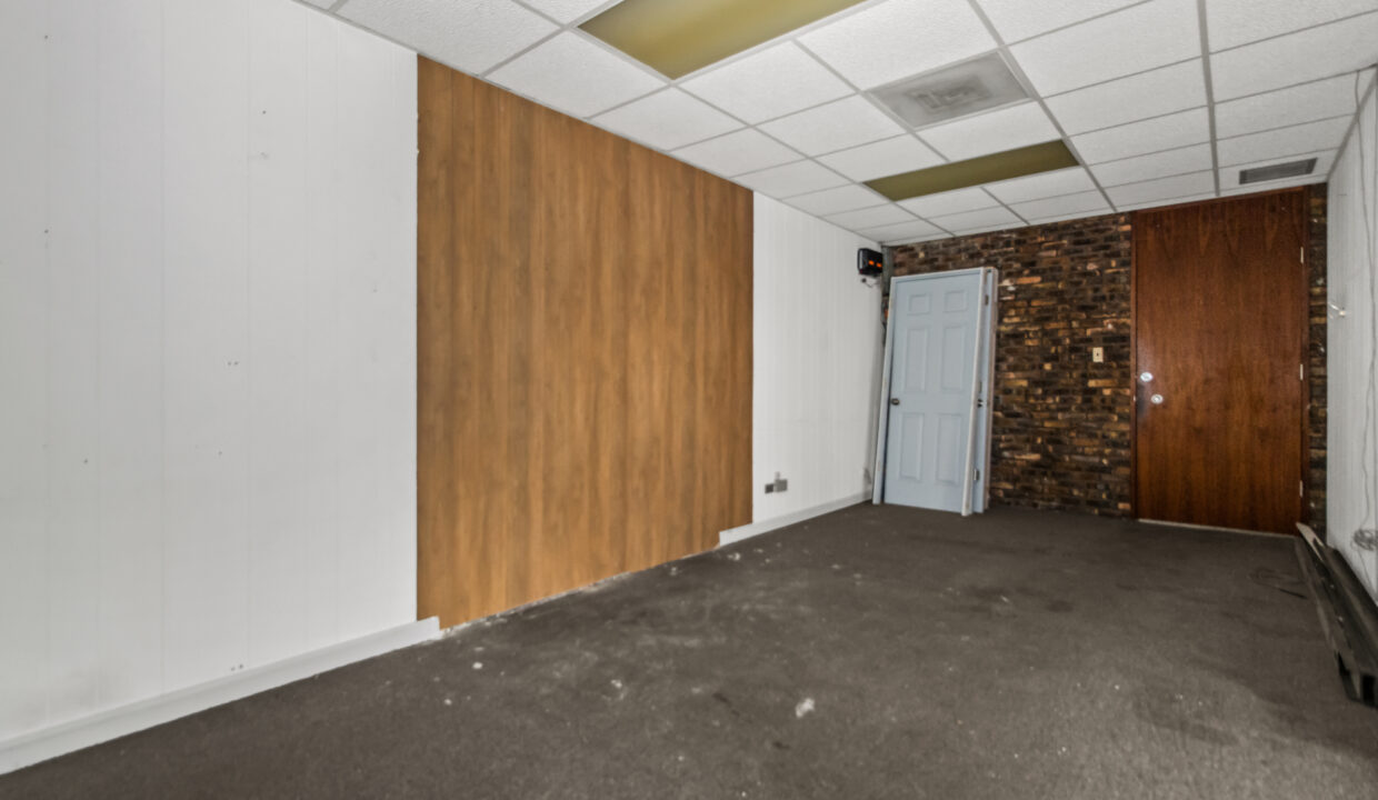 009_hdr_v501965_1officespacea2
