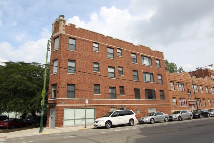 10 Unit Multi-Family Building: Located at Barry and Clybourn in Roscoe Village