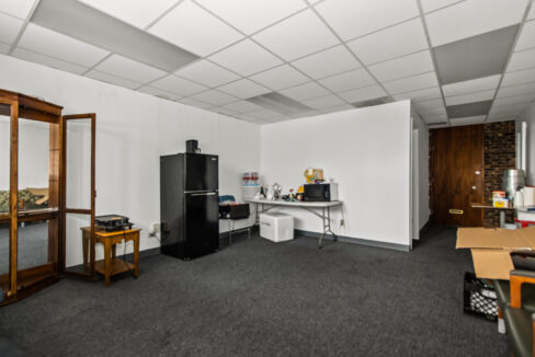 015_hdr_v501965_2officespace1