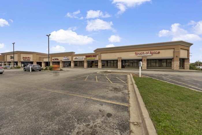 Live Auction: Prime Retail Center in Itasca
