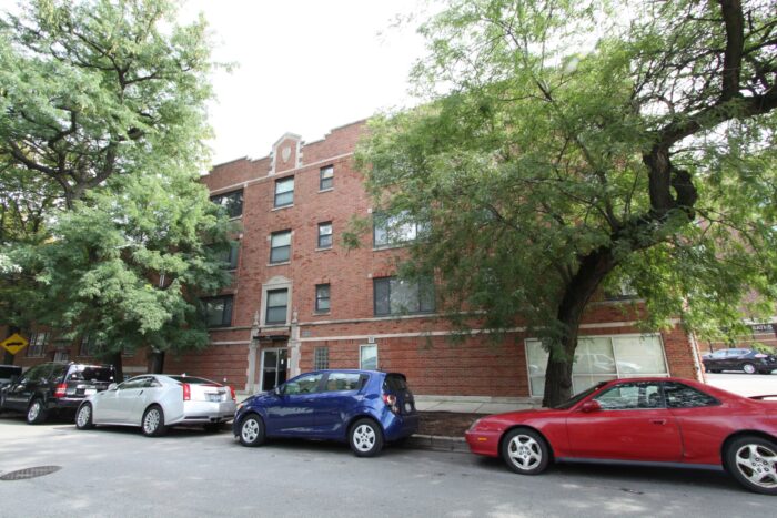 10 Unit Multi-Family Building: Located at Barry and Clybourn in Roscoe Village