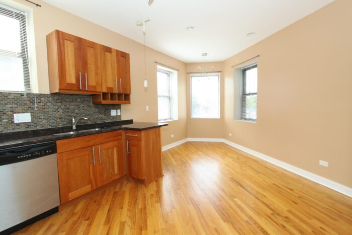 10 Unit Multi-Family Building: Located at Barry and Clybourn in Roscoe Village