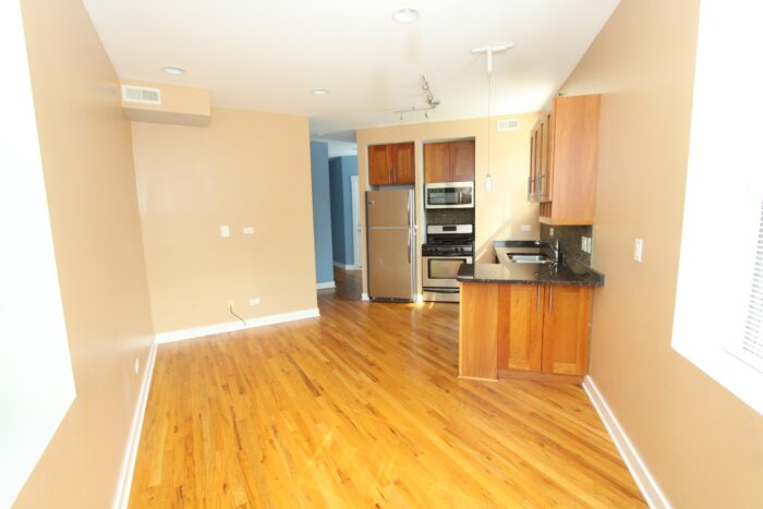 10 Unit Multi-Family Building: Located at Barry and Clybourn in Roscoe Village