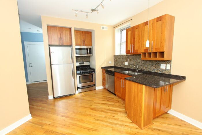 10 Unit Multi-Family Building: Located at Barry and Clybourn in Roscoe Village