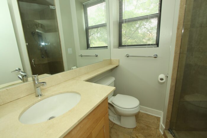 10 Unit Multi-Family Building: Located at Barry and Clybourn in Roscoe Village