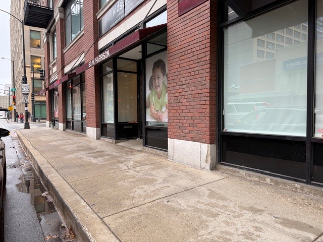 For Sale: Corner Retail Condominium in Prime South Loop