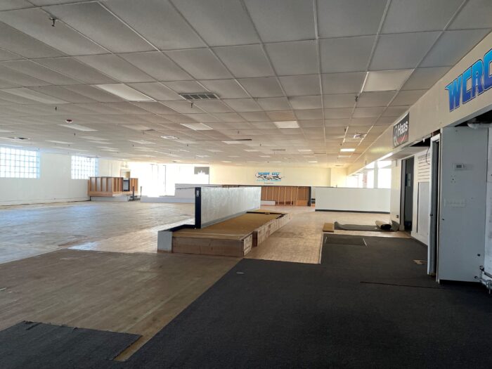 Freestanding Building on Hard Corner in Arlington Heights