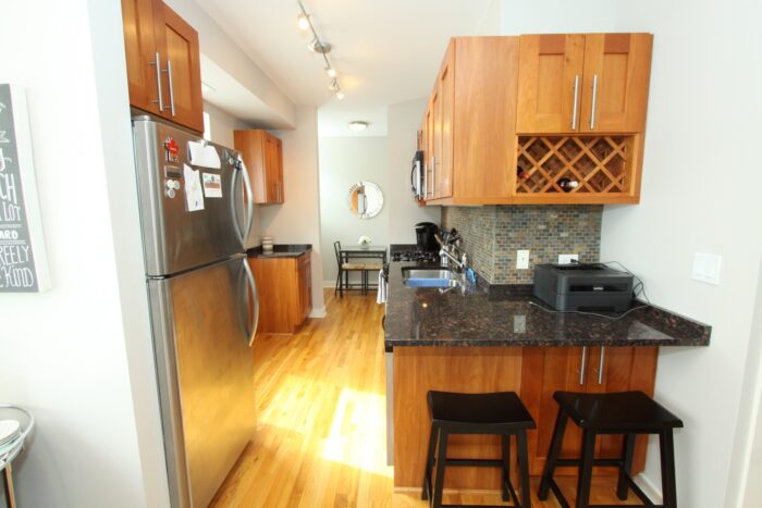 10 Unit Multi-Family Building: Located at Barry and Clybourn in Roscoe Village