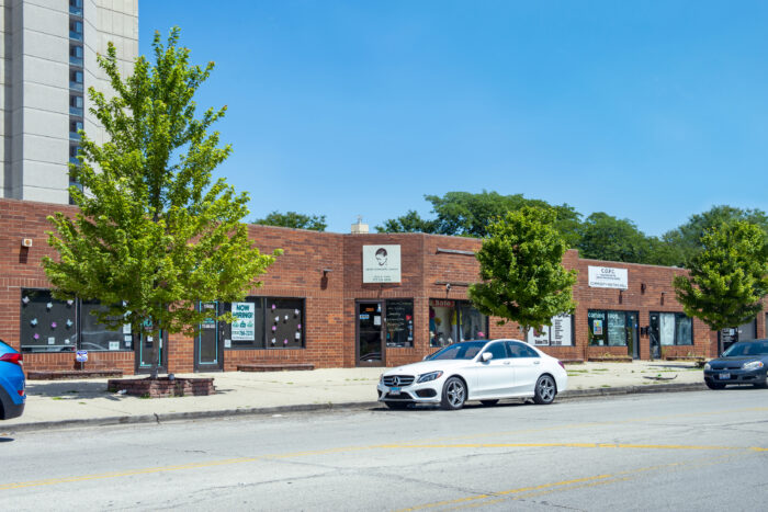 Retail Strip Shopping Center in Woodlawn/Hyde Park
