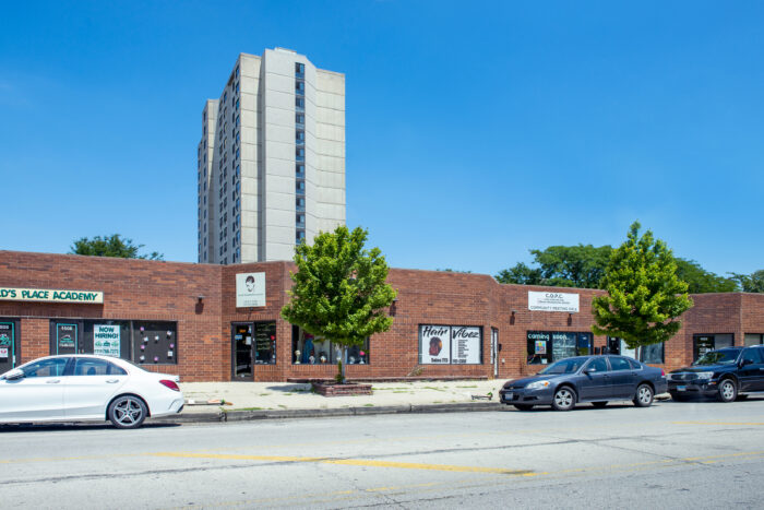 Retail Strip Shopping Center in Woodlawn/Hyde Park