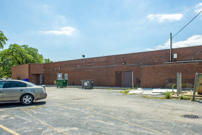 Retail Strip Shopping Center in Woodlawn/Hyde Park