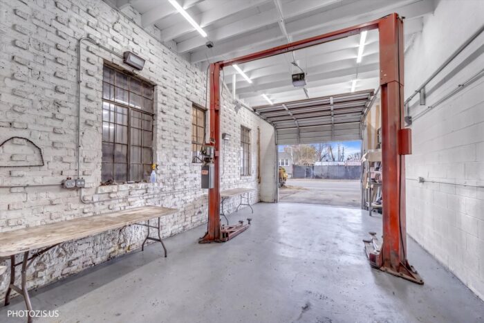 For Sale: Flex Industrial Building on Montrose with 50’ of Frontage