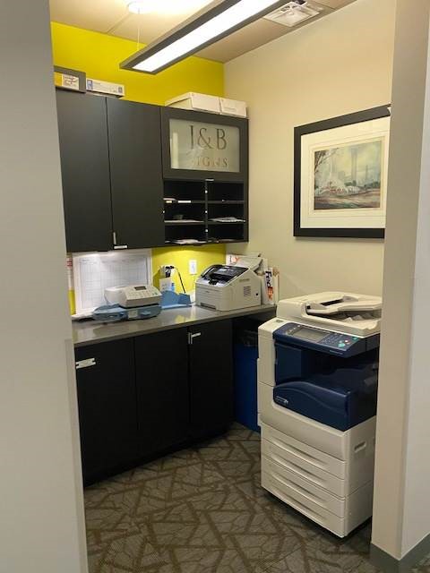 Prime River North Retail/ Office For Lease
