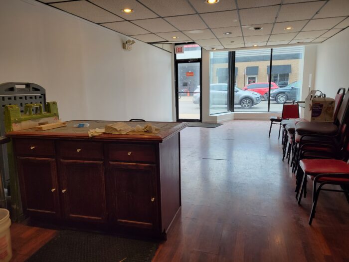 For Sale: Retail on Heavily Trafficked Belmont Avenue