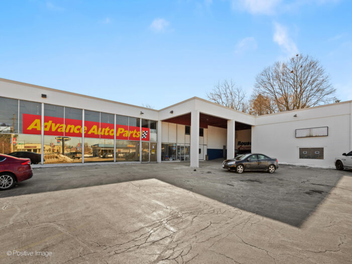 For Sale: Former Advanced Auto on Heavily Trafficked Milwaukee