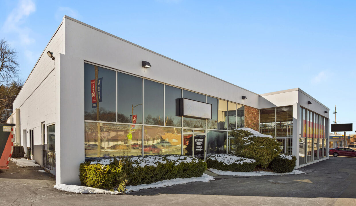 211 S Milwaukee Ave Libertyville IL 60048 USA-002-003-0002-MLS_Size - Copy