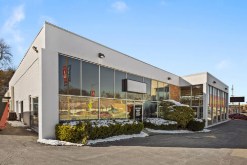 211 S Milwaukee Ave Libertyville IL 60048 USA-002-003-0002-MLS_Size - Copy