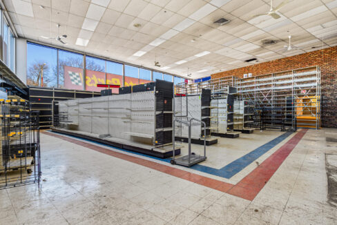 211 S Milwaukee Ave Libertyville IL 60048 USA-011-007-0011-MLS_Size_0