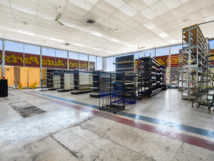 For Lease: Former Advanced Auto on Heavily Trafficked Milwaukee