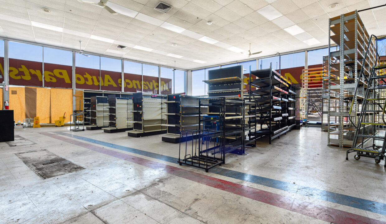 211 S Milwaukee Ave Libertyville IL 60048 USA-012-011-0012-MLS_Size - Copy