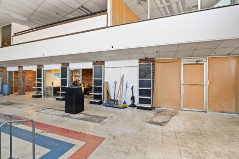 211 S Milwaukee Ave Libertyville IL 60048 USA-013-015-0013-MLS_Size