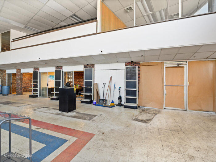For Sale: Former Advanced Auto on Heavily Trafficked Milwaukee