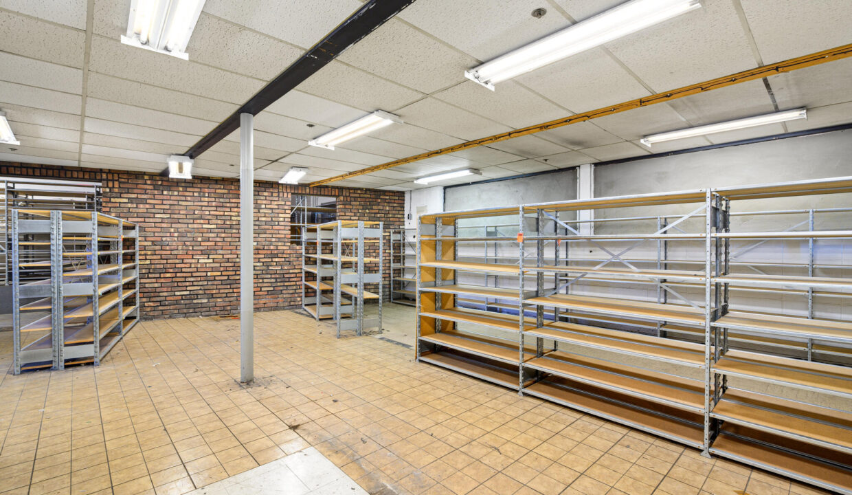 211 S Milwaukee Ave Libertyville IL 60048 USA-014-014-0014-MLS_Size - Copy