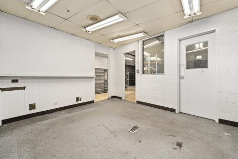 211 S Milwaukee Ave Libertyville IL 60048 USA-015-012-0015-MLS_Size