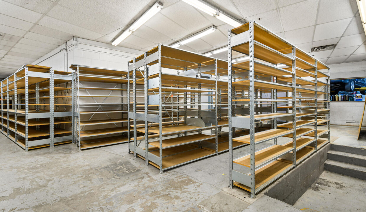 211 S Milwaukee Ave Libertyville IL 60048 USA-016-001-0016-MLS_Size