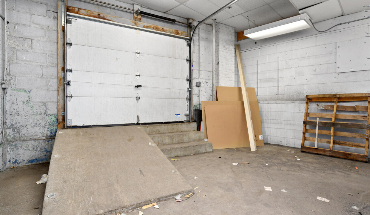 211 S Milwaukee Ave Libertyville IL 60048 USA-018-002-0018-MLS_Size