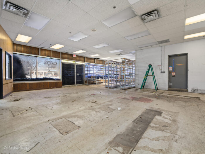 For Sale: Former Advanced Auto on Heavily Trafficked Milwaukee