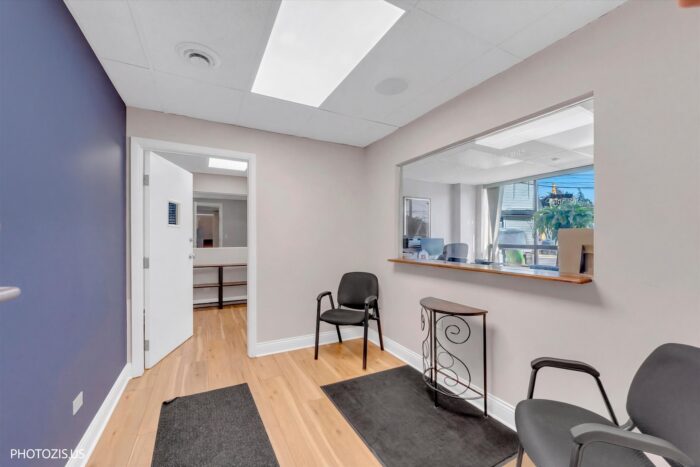 For Sale: Newly Updated Office Building in Jefferson Park